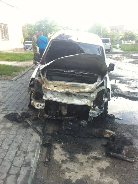 Активісту франківського Майдану Михайлу Бойчуку (добре знаний як Хімік) спалили машину (Фоторепортаж) — фото 1