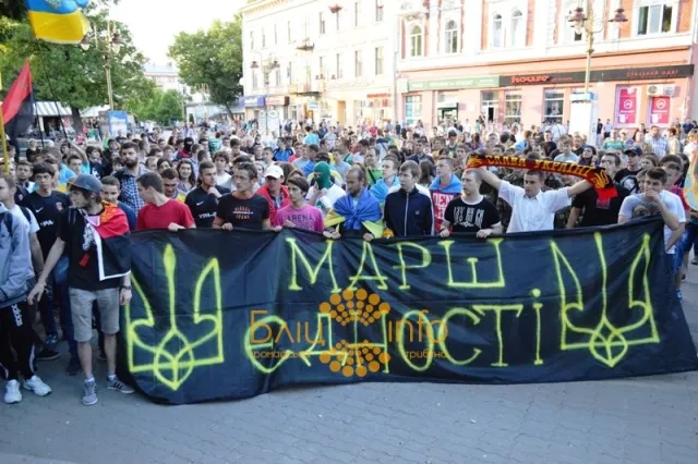 В Івано-Франківську відбувся Марш Єдності. Співали традиційний гімн «Путін х*йло» (Фоторепортаж) + (Відео) — фото 2