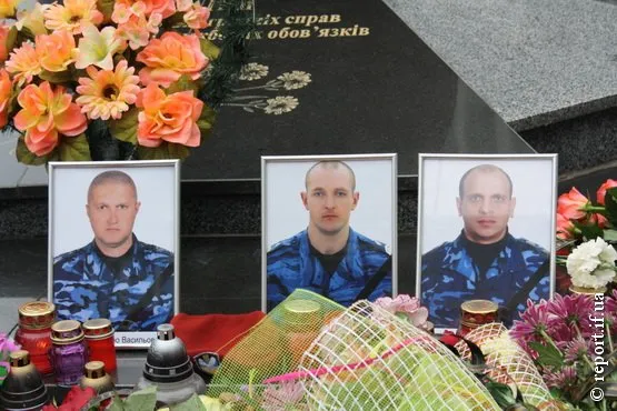 В Івано-Франківську траур за прикарпатцями, які загинули у Слов'янську (Фоторепортаж) — фото 3