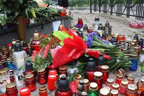 В Івано-Франківську траур за прикарпатцями, які загинули у Слов'янську (Фоторепортаж) — фото 8