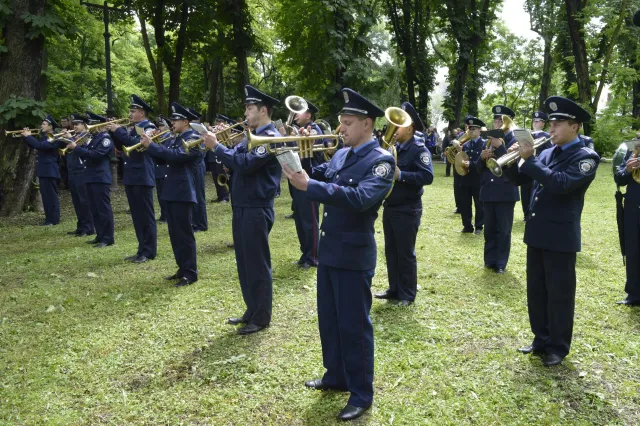 В Івано-Франківську поховали трьох з шести бійців, які загинули під Слов`янськом в ході АТО (Фоторепортаж) + (Відео) — фото 7