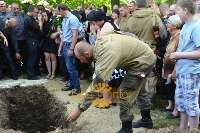 У Меморіальному сквері поховали прикарпатського «беркутівця» Михайла Шемегінського (Фоторепортаж) — фото 8