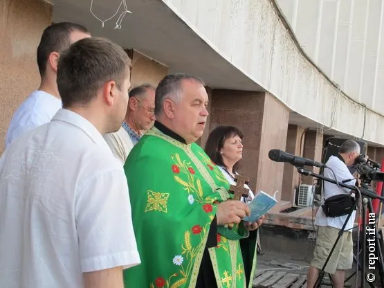На площі перед ОДА відбулося віче-реквієм за загиблими на Майдані (Фоторепортаж) — фото 4