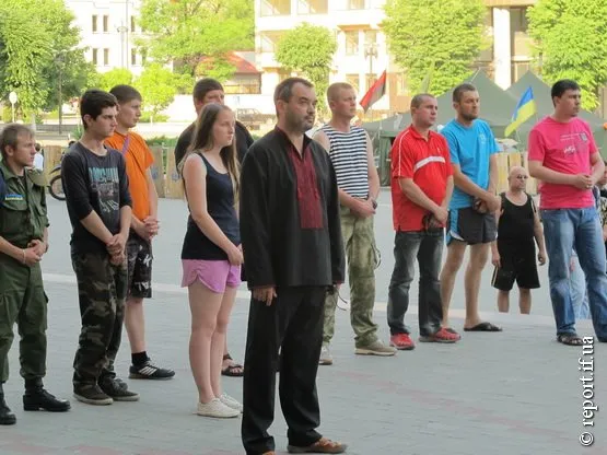 На площі перед ОДА відбулося віче-реквієм за загиблими на Майдані (Фоторепортаж) — фото 5