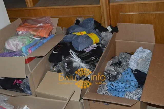 В Івано-Франківську вже кілька тижнів поспіль збирають необхідні речі для бійців зі сходу (Фоторепортаж) — фото 6