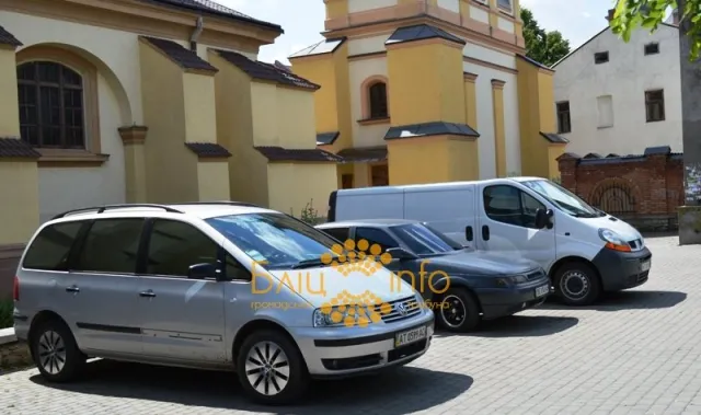 Як чиновники планують боротися із стихійним паркуванням на площі Шептицького? (Фото) — фото 1