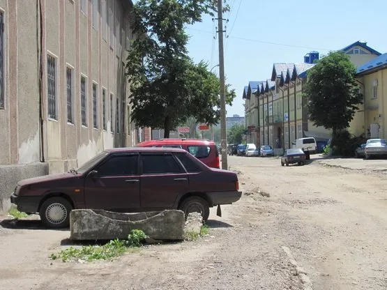 Унікальна вулиця в Івано-Франківську (Фото) — фото 2