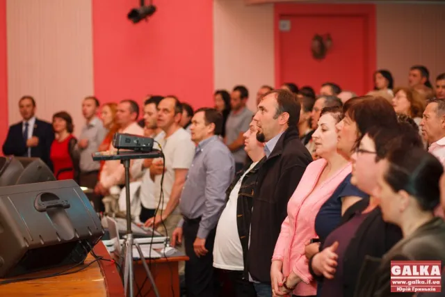 В Івано-Франківській обласній філармонії відбувся творчий вечір народного артиста України Богдана Бенюка (Фоторепортаж) — фото 2