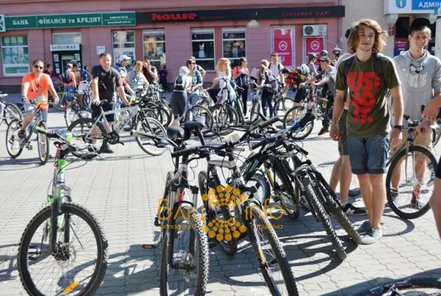 В Івано-Франківську відбувся велопробіг до Дня Конституції (Фоторепортаж) — фото 4
