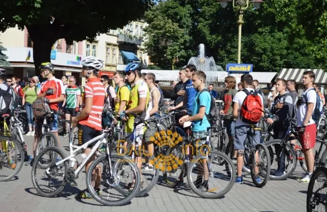В Івано-Франківську відбувся велопробіг до Дня Конституції (Фоторепортаж) — фото 8