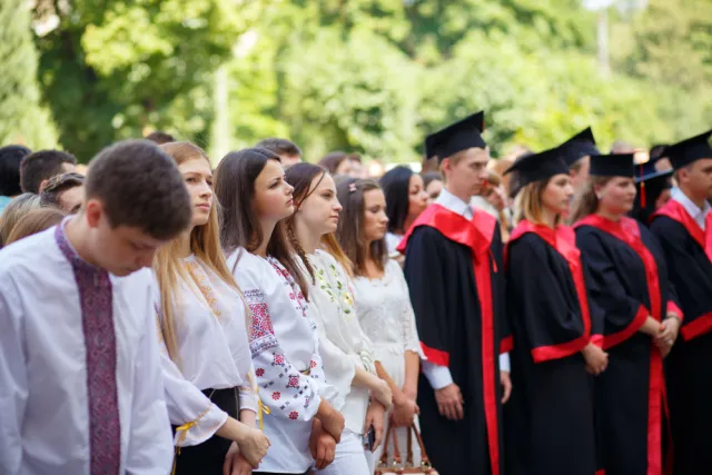 Голова облдержадміністрації вручив дипломи випускникам університету права імені короля Данила Галицького (Фоторепортаж) — фото 3