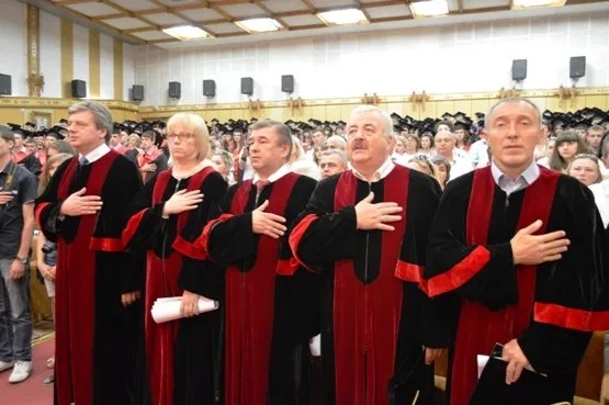 У Прикарпатському університеті відбулося урочисте вручення дипломів випускникам-магістрам 2014 року (Фоторепортаж) — фото 4