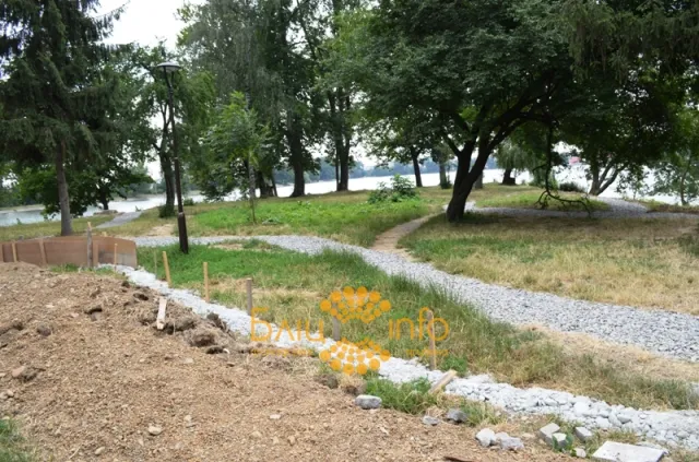 В Івано-Франківську продовжують реконструювати Острів кохання для молоді (Фоторепортаж) — фото 4