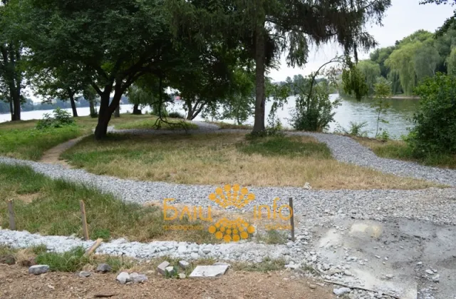 В Івано-Франківську продовжують реконструювати Острів кохання для молоді (Фоторепортаж) — фото 6