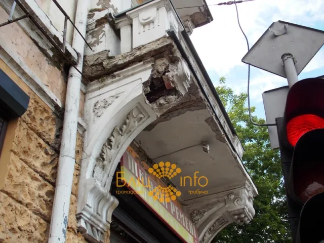 Балкон по вулиці Галицька 45, несе загрозу життю іванофранківців (Фото) — фото 5