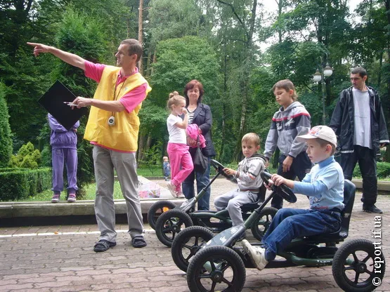 Для дітей влаштували перегони на веломобілях (Фоторепортаж) — фото 2