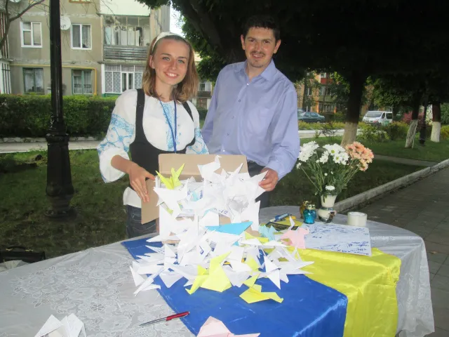 У Бурштині відбулася акція на підтримку української армії в боротьбі за волю та незалежність України (Фото) — фото 3