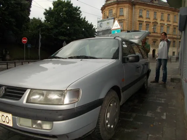 Прикарпатець подарував свій автомобіль бійцям АТО — фото 1