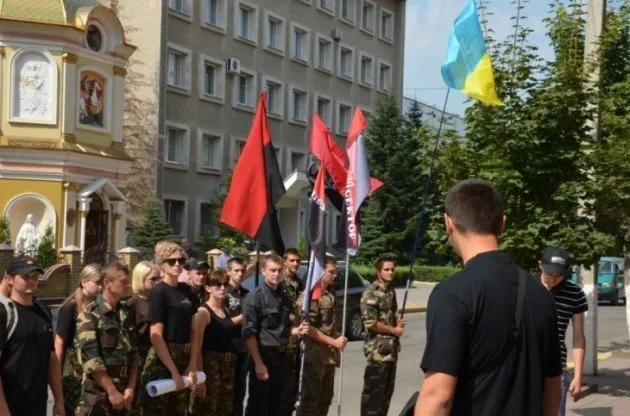 «Правий сектор» вимагає відставки Авакова, та проведення люстрації у лавах прикарпатської міліції (Фоторепортаж) + (Відео) — фото 2