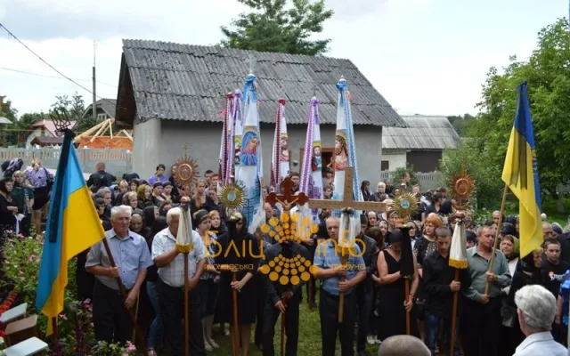 На Прикарпатті попрощалися із загиблим в зоні АТО бійцем Володимиром Данилюком (Фоторепортаж) — фото 1