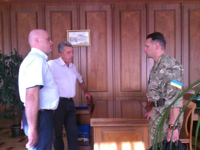 4-му батальйону Нацгвардії передали прилади нічного бачення, нічні біноклі та тепловізор (Фото) — фото 3