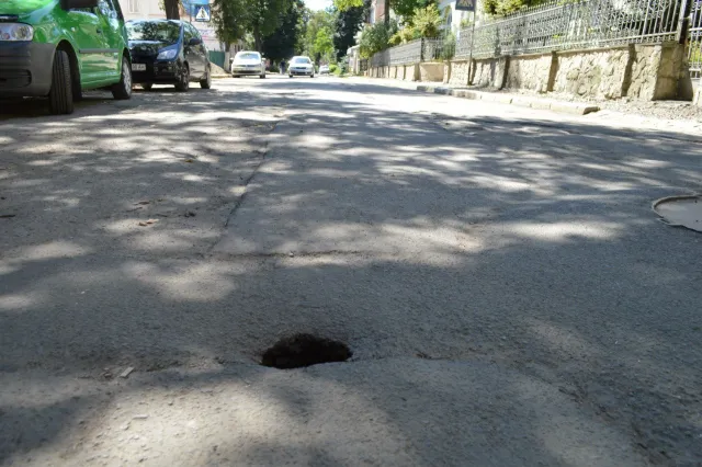 «Чорна діра» на вулиці Шевченка (Фото) — фото 3