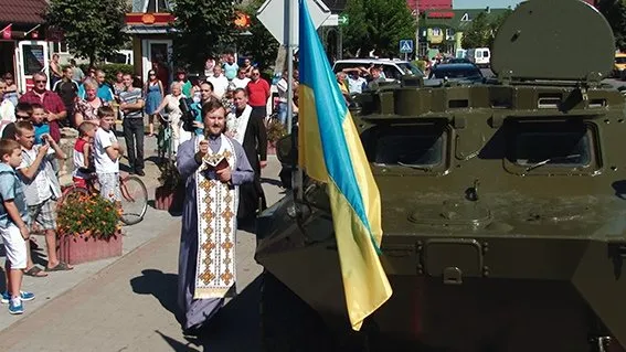 Батальйон «Івано-Франківськ» отримав БТР від громади Заболотова (Фото) — фото 3