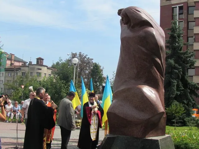 Сьогодні урочисто відкрили пам’ятник Героям та жертвам Чорнобиля (Фоторепортаж) — фото 5