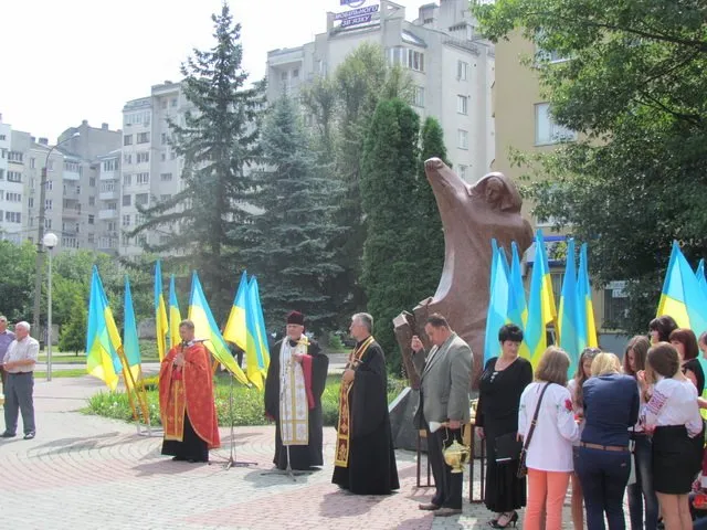 Сьогодні урочисто відкрили пам’ятник Героям та жертвам Чорнобиля (Фоторепортаж) — фото 6