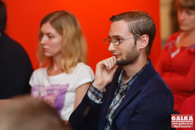 Франківцям представили книжку Крістіни Бердинських «Єлюди. Теплі історії з майдану» (Фоторепортаж) — фото 5