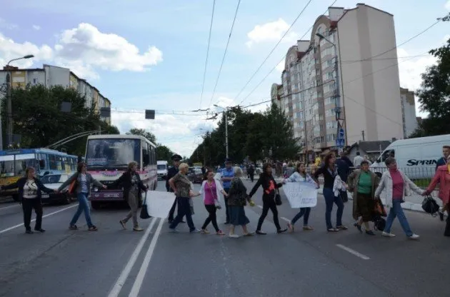 Жінок, які перекрили головну дорогу, «охрестили» сепаратистами (Фоторепортаж) + (Відео) — фото 5