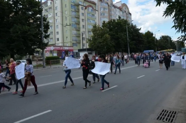 Жінок, які перекрили головну дорогу, «охрестили» сепаратистами (Фоторепортаж) + (Відео) — фото 8