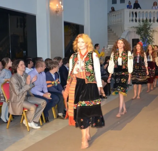 Заступник міністра культури розважав франківців грою на сопілці (Фото) + (Відео) — фото 2