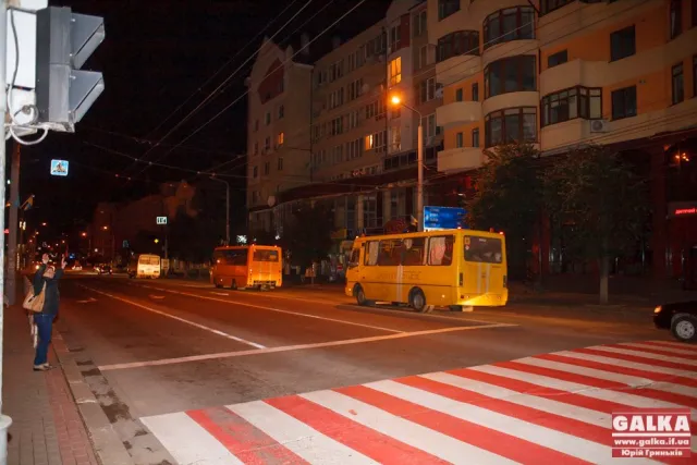 Колона бійців 5-ого батальйону проїхала вулицею Незалежності у супроводі ДАІ (Фоторепортаж) — фото 1