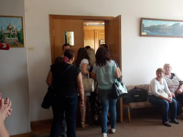 Матері та дружини військовослужбовців 5 батальйону Прикарпаття пікетували ОДА (Фоторепортаж) — фото 7
