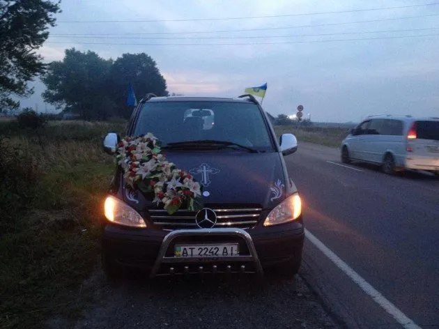 На Прикарпатті прощаються із 19-річним бійцем (Фоторепортаж) — фото 1