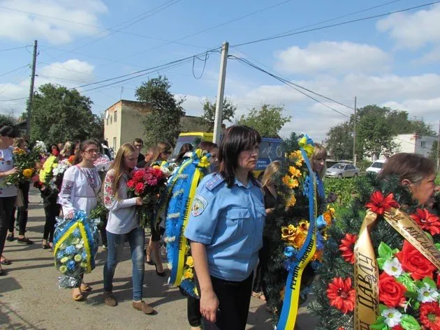 В останню путь провели 19-річного бійця ВДВ Павла Ліщинського (Фоторепортаж) — фото 1