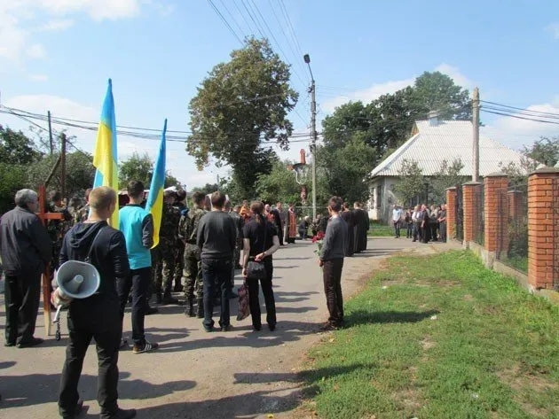 В останню путь провели 19-річного бійця ВДВ Павла Ліщинського (Фоторепортаж) — фото 4