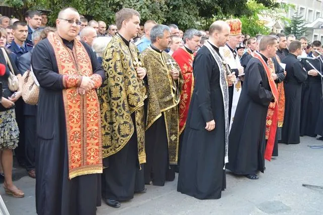 В Івано-Франківську попрощалися з трьома бійцями батальйону «Івано-Франківськ» (Фоторепортаж) — фото 8