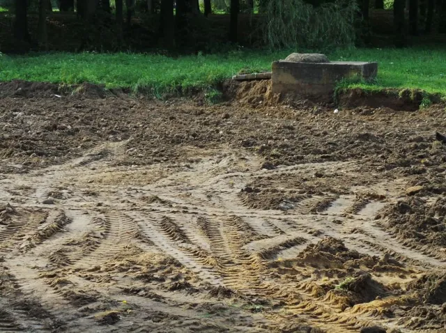 Міська влада нарешті взялась виконати одну із своїх давніх обіцянок - спорудити в місті скейт-парк (Відео) — фото 1