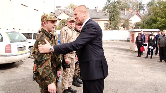 Прикарпатські правоохоронці знову вирушили на Схід (Фото) — фото 2