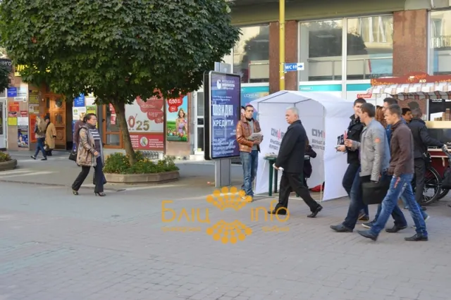 Як проходить передвиборча агітація в Івано-Франківську (Фоторепортаж) — фото 3