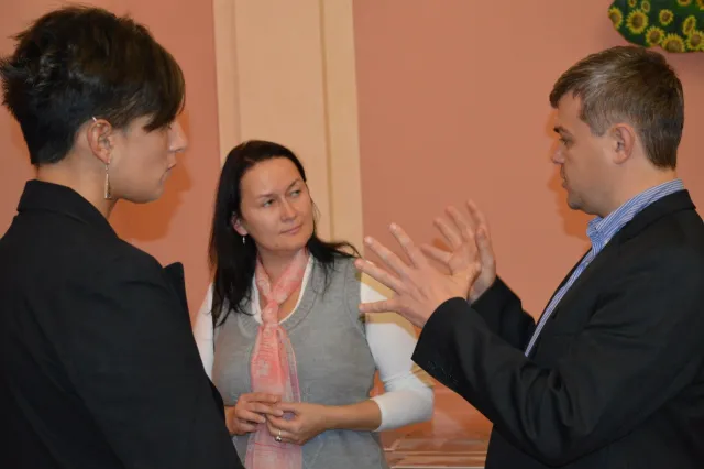 Щоб допомогти дітям військових, в Івано-Франківську продавали фотографії (Фоторепортаж) — фото 8