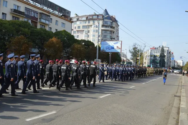 В Івано-Франківську відбулася урочиста хода з нагоди свята Покрови (Фоторепортаж) — фото 1