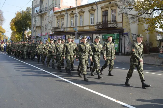 В Івано-Франківську відбулася урочиста хода з нагоди свята Покрови (Фоторепортаж) — фото 3