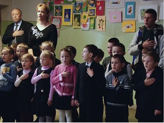До однієї з франківських шкіл під вигуки «Героям слава!» завітали вояки АТО (Фоторепортаж) — фото 7