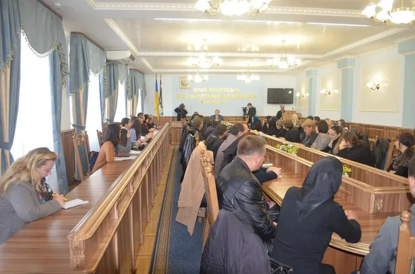 Матері загиблих на Майдані та учасників АТО, зустрілися з головою ОДА Олегом Гончаруком (Фото) — фото 1