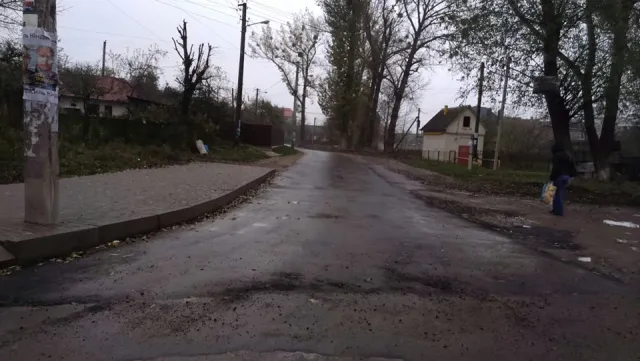 В мікрорайоні Опришівці мешканці своїм коштом зробили дорогу (Фото) — фото 1