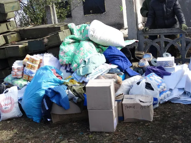 Волонтери повернулись із зони АТО: бійцям катастрофічно не вистачає теплого одягу (Фото) — фото 1
