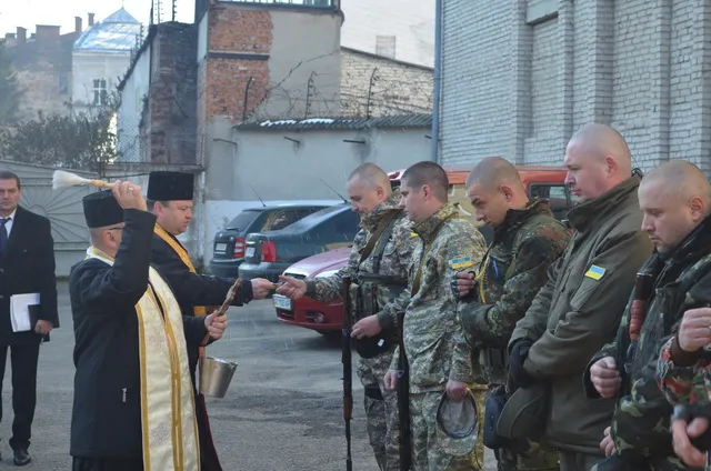Івано-франківські правоохоронці поїхали на Схід у зону АТО (Фоторепортаж) — фото 4